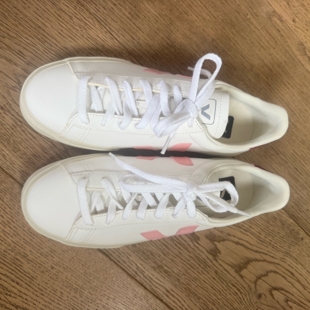 Veja White Sneakers with Pale Pink V Detail